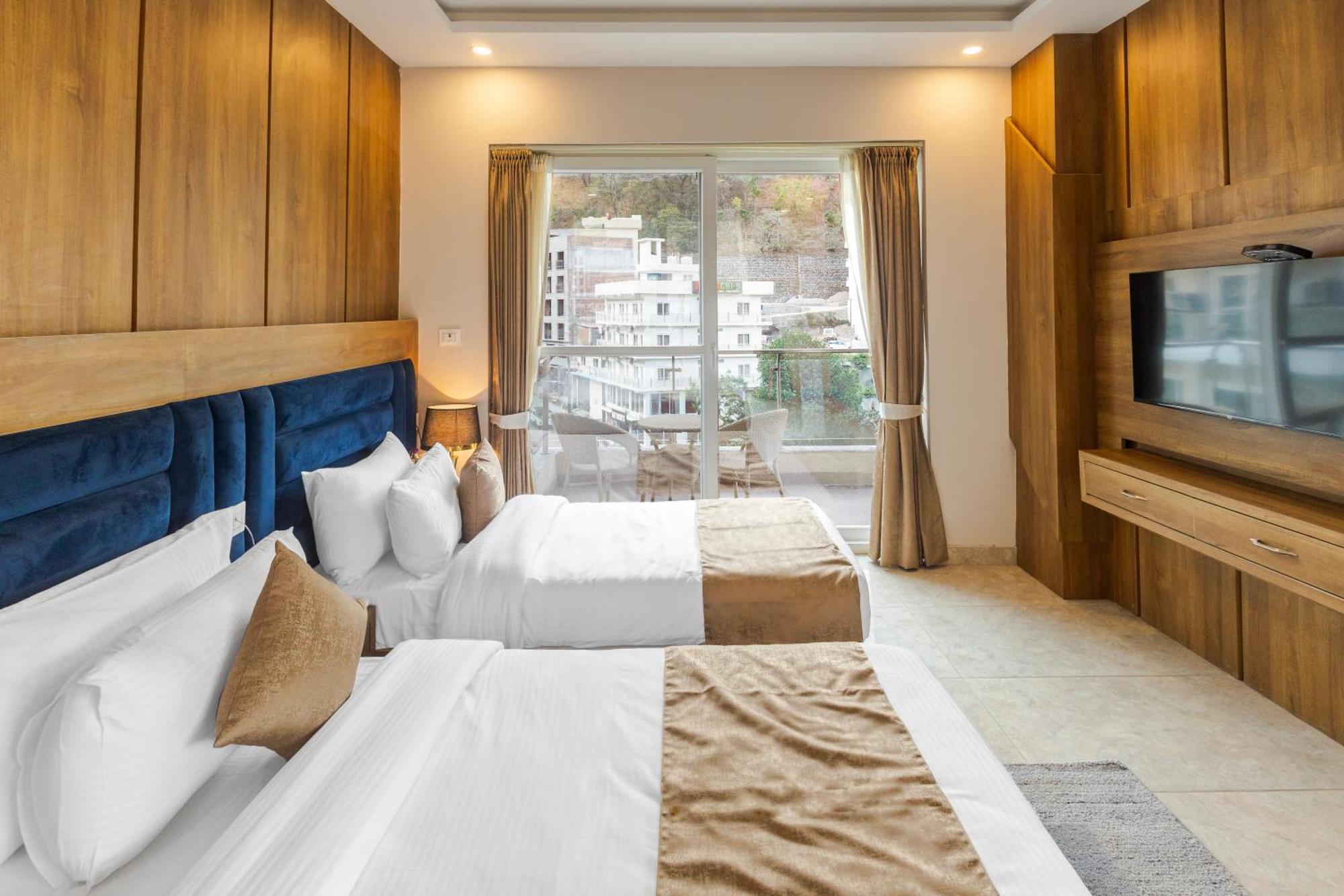 Stone Wood Hotel, リシケーシュ エクステリア 写真